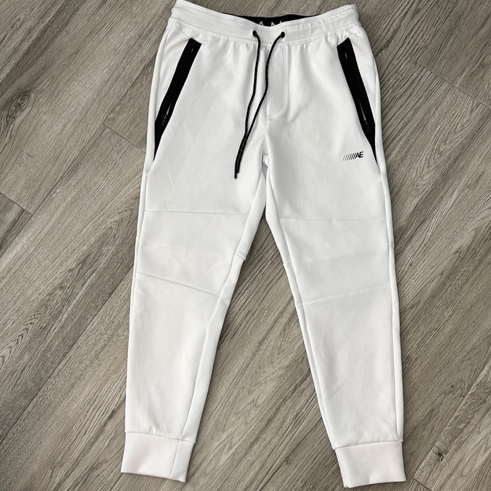 American Eagle White Jogger Pants
